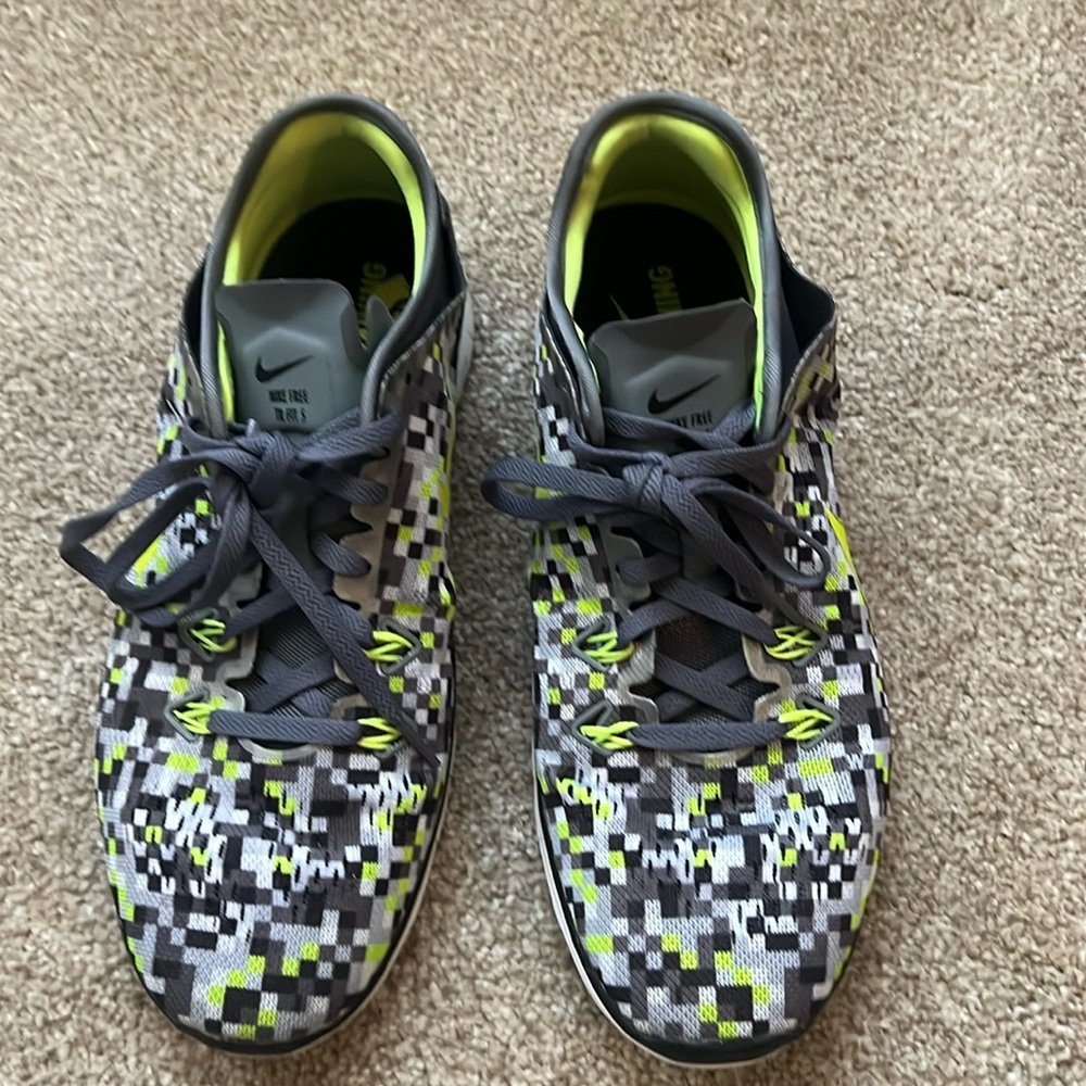 Nike Free TR 5. Gray/neon yellow. Practically new. Worn at least twice. Size 9